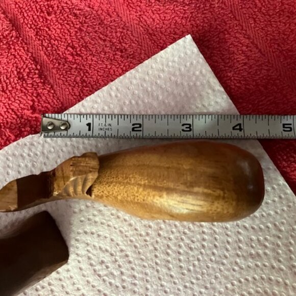 Cute set of carved napkin rings from Phillipines - Picture 4 of 6